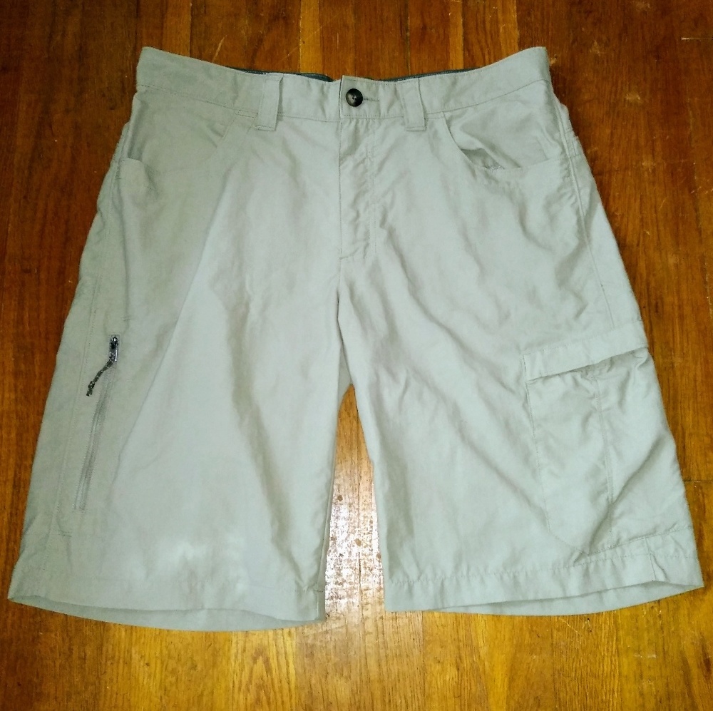 Columbia Sportswear men's khaki outdoor shorts EUC